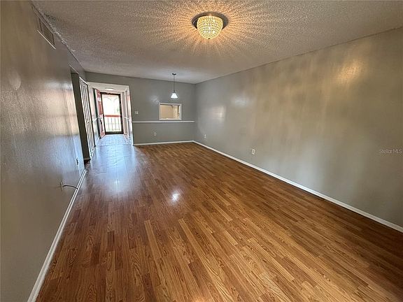 5th image of 2800 N POWERS DRIVE #9