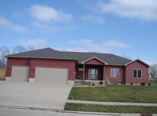 1810 S Meadow View Ave, Mount Pleasant, IA 52641