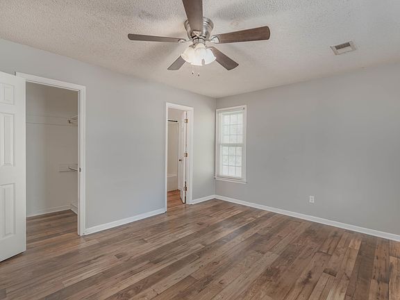 4th image of 1898 Windsor Rd