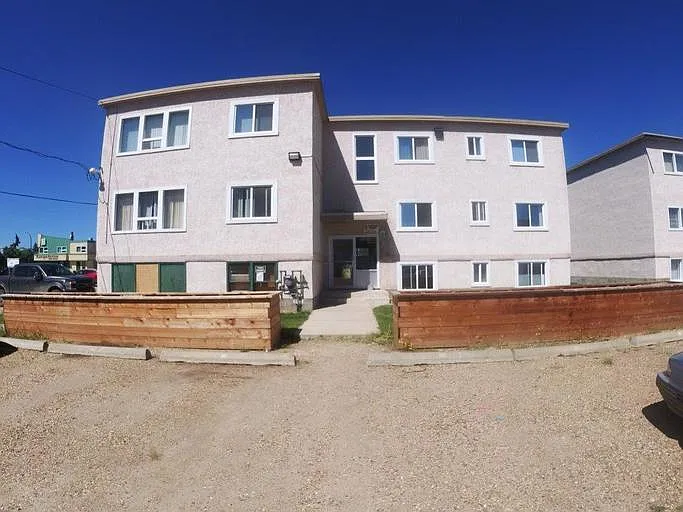 4821 52nd St #18 — Photo 3