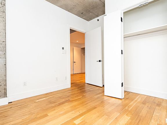 5th image of 824 E New York Ave #2L
