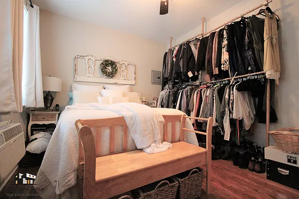 Rented by Bold New York | media 15