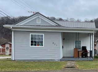 901 S 7th St, Ironton, OH 45638