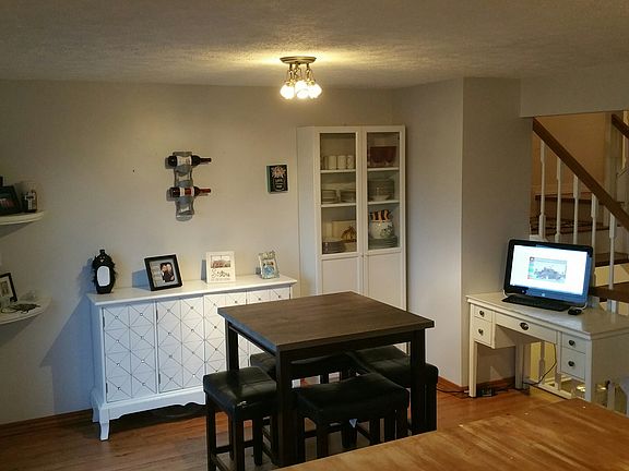 Dinette/Flex Room