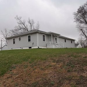 802 W Bourke St, Macon, MO, 63552