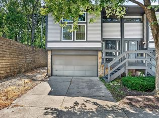 8105 Valley Farms Trl, Indianapolis, IN 46214