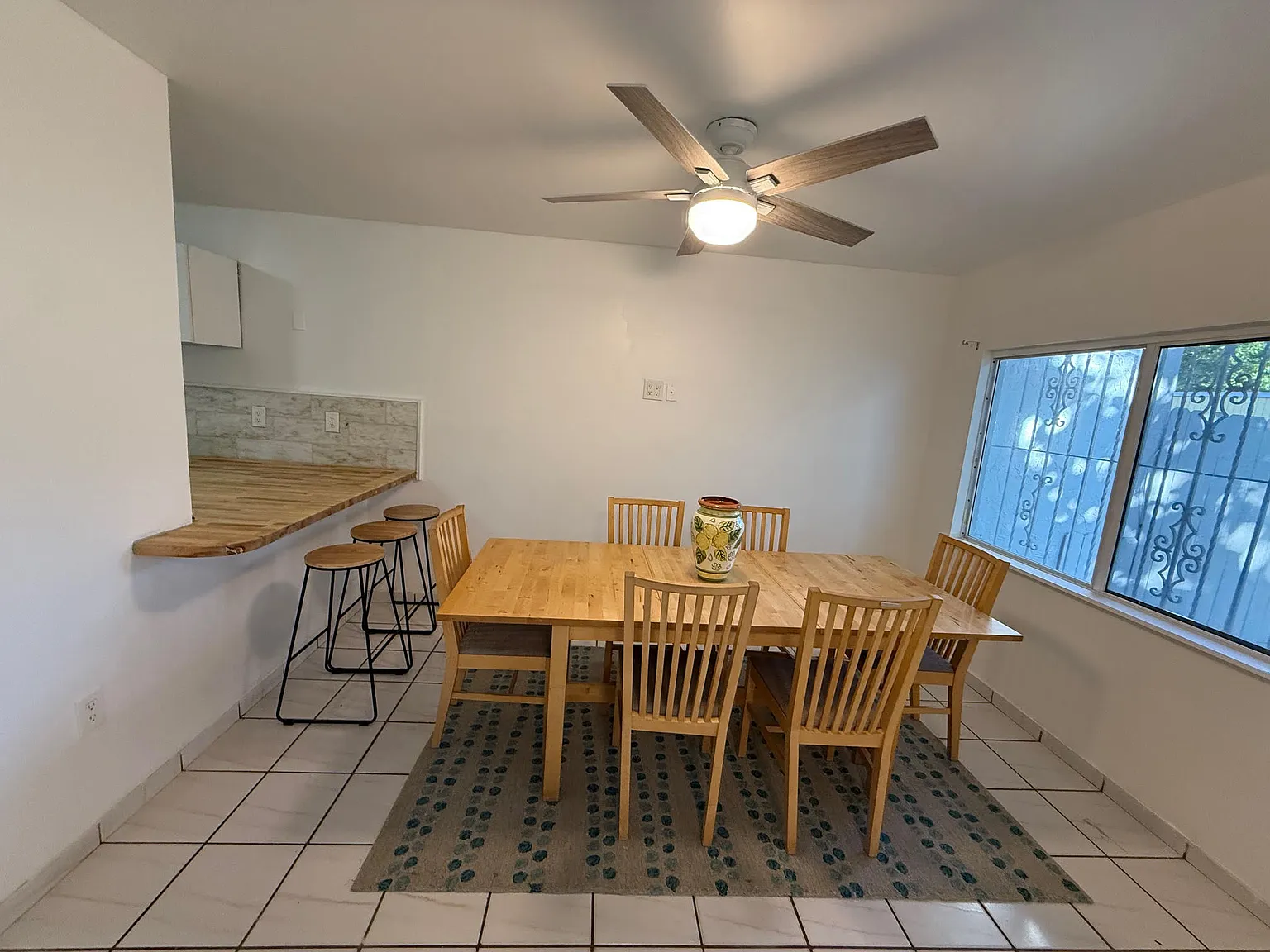 4 bed, 1344 sqft, $900 — Photo 4