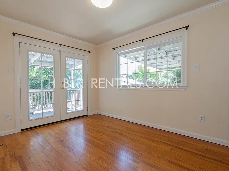 1650 Bessie Ave — Photo 11