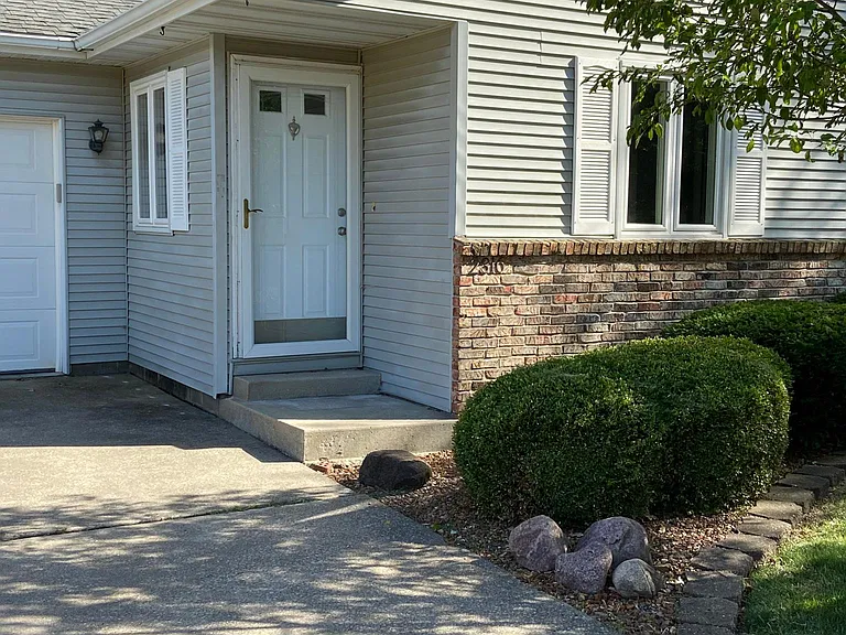 2316 Austin Dr — Photo 3