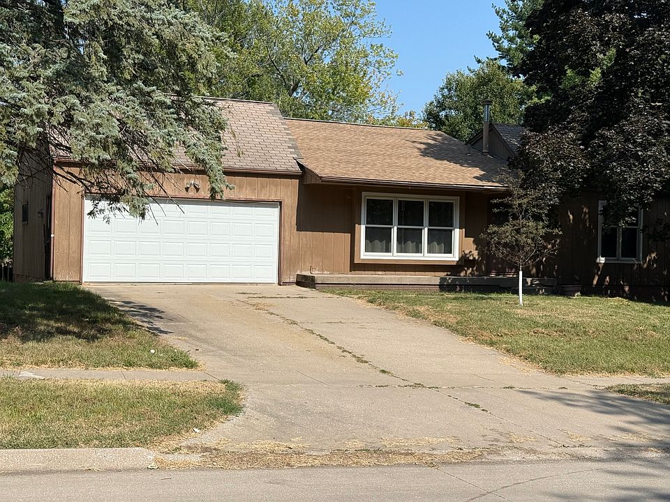 102 Amhurst street view