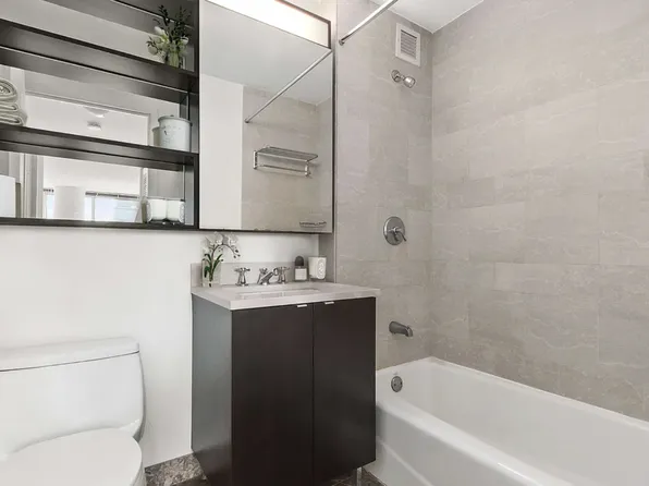 215 East 96th Street image 5 of 10