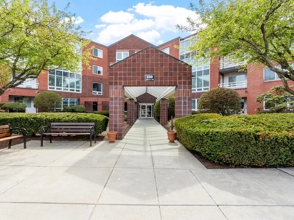 321 Place Ln Unit 321, Woburn, MA 01801