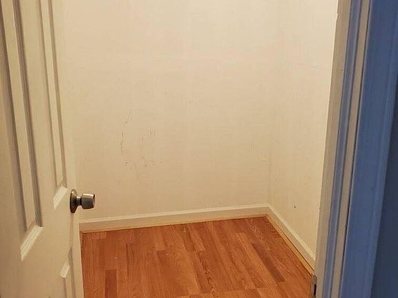 4th image of 4004 Roosevelt Ave #3