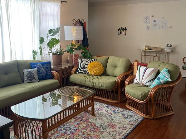 1048 Burgess St, Saint Paul, MN 55103