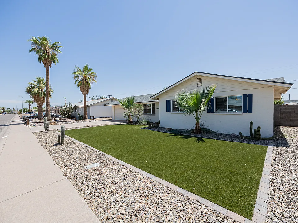 6637 E Wilshire Dr