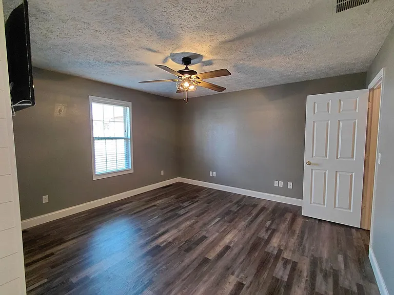 1801 Sandstone St — Photo 16