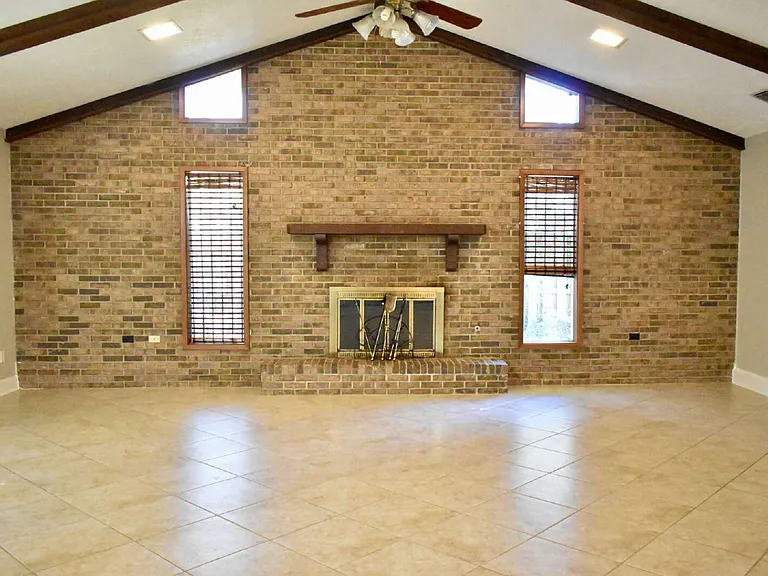 130 Derby Woods Dr — Photo 4