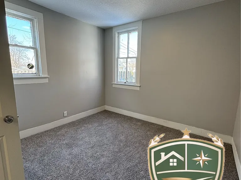 624 Walnut St #1 — Photo 6
