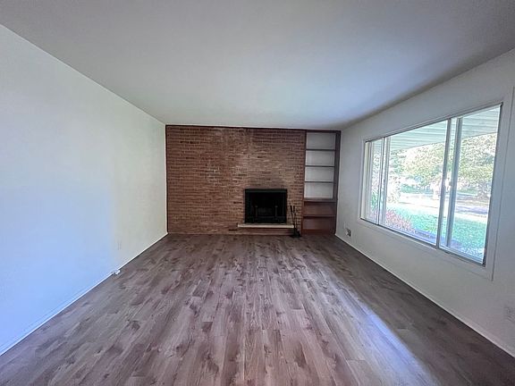 4th image of 2928 Alger St SE
