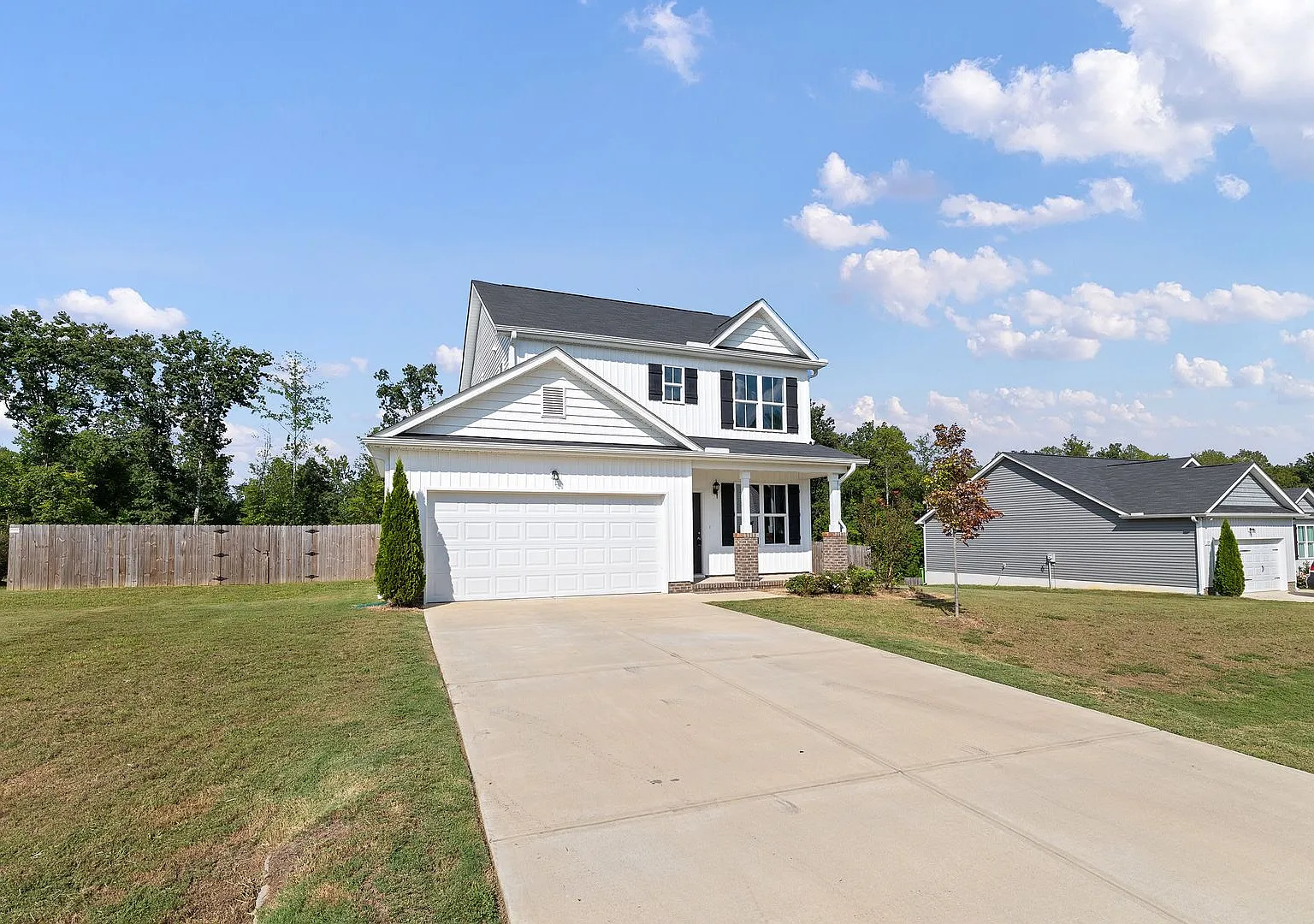 Beautiful 3-Bedroom Home with Fenced Yard & Bonus Room in Harvest Meadows! — Photo 3