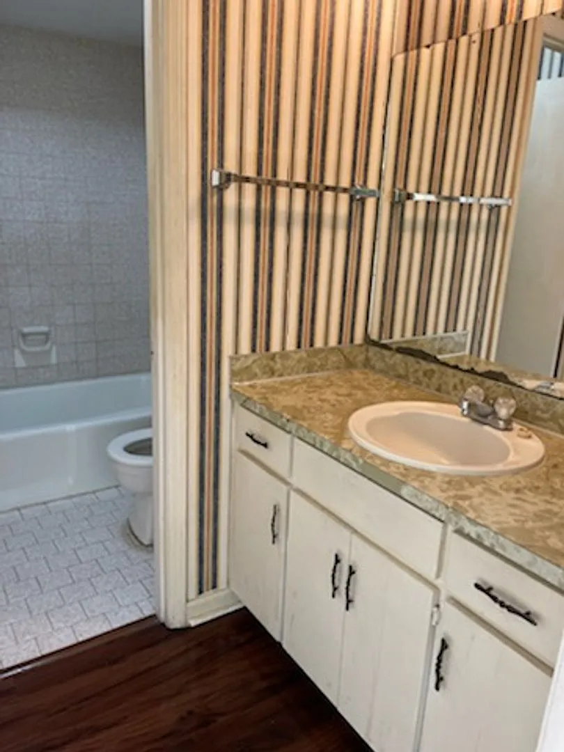Fox Hill Apartments — Photo 3