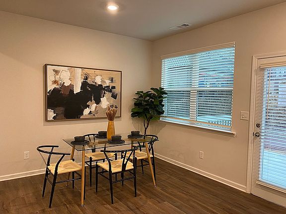 4th image of 206 The Crossings Ln