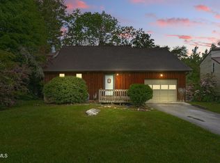 904 Hanson Dr, Johnson City, TN 37601