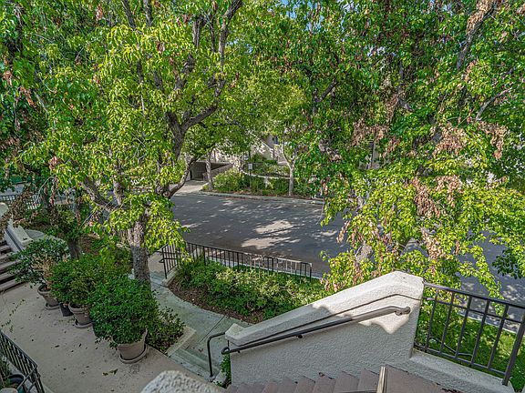 3rd image of 24109 Del Monte Dr Unit 466