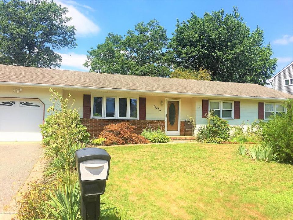 1st image of 286 Essex Dr