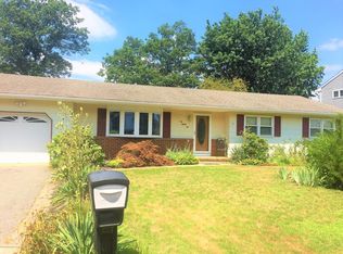 286 Essex Dr, Brick, NJ