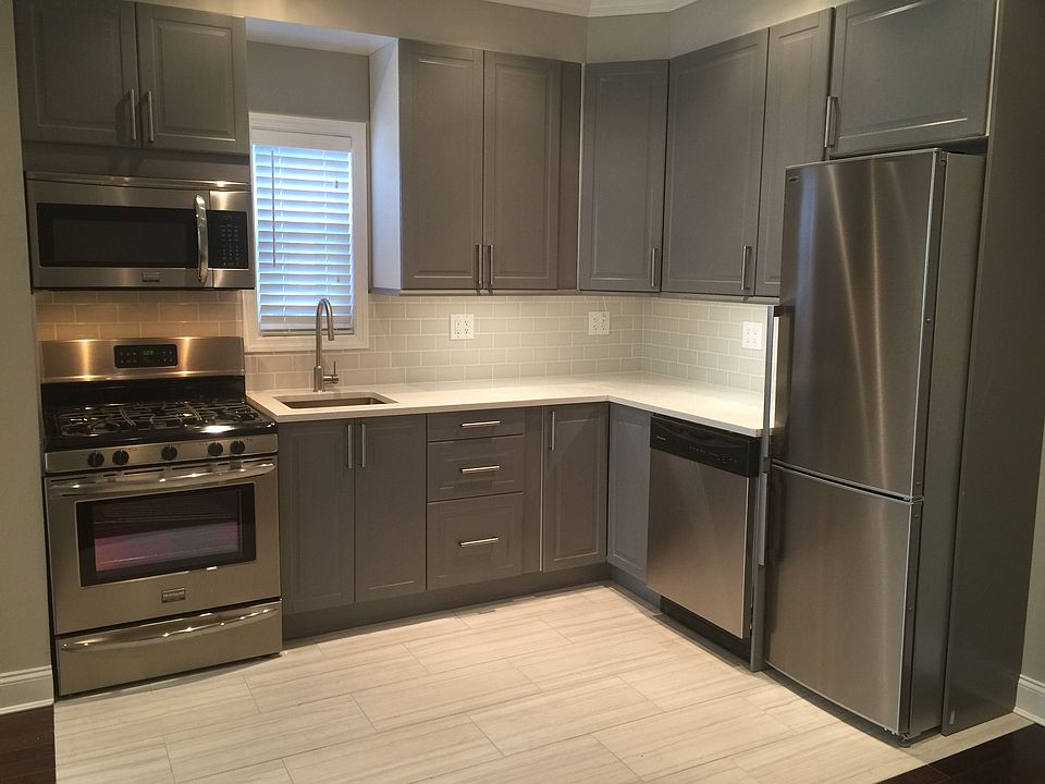 1st image of 9808 Metropolitan Ave