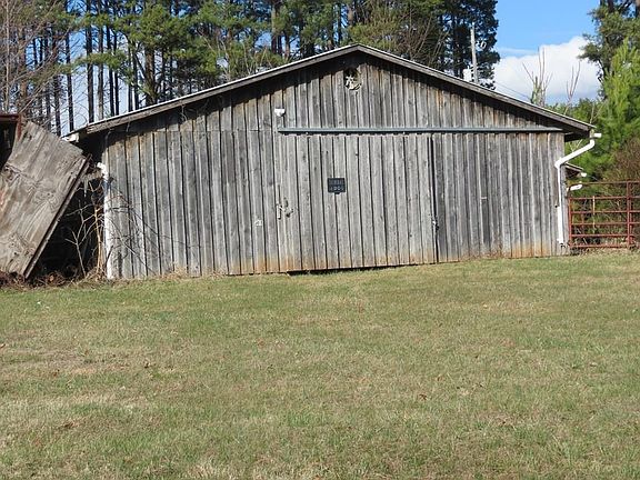 2nd image of 335 Coleman Ln