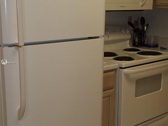 4th image of 1280 S Alhambra Cir APT 1107