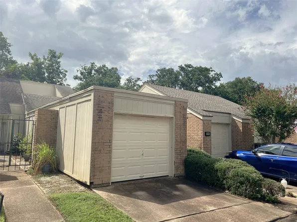 1856 Veranda Dr, West Columbia, TX 77486