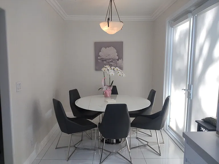 5711 Aura Ave — Photo 6