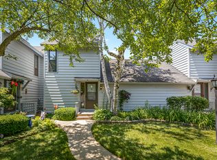 716 Colby Ct, Gurnee, IL 60031