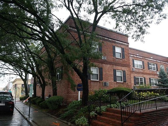 2nd image of 51 Lincoln Ave APT A23