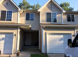 1529 Westchester Ave, Chesterton, IN 46304