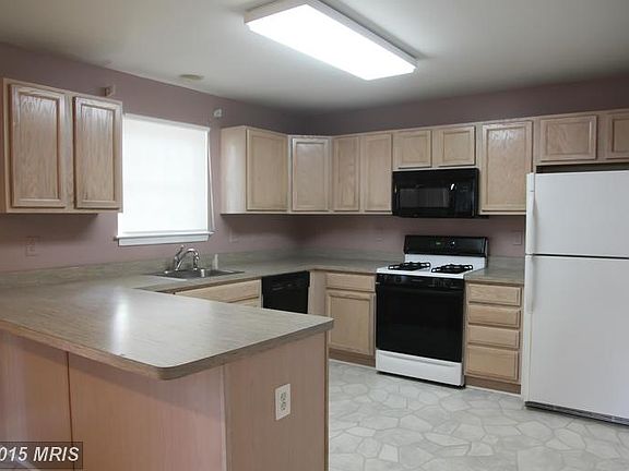 5th image of 142 Overlea Dr