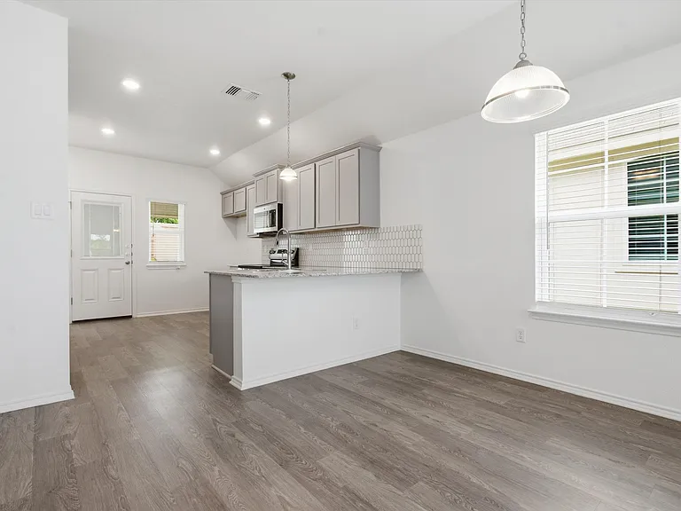 342 Monty Rd — Photo 10