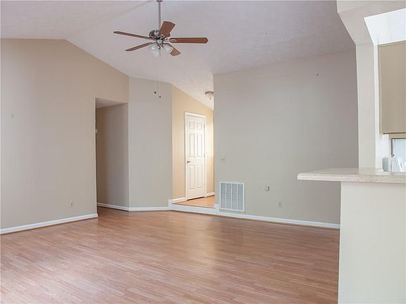 4th image of 514 River Pl