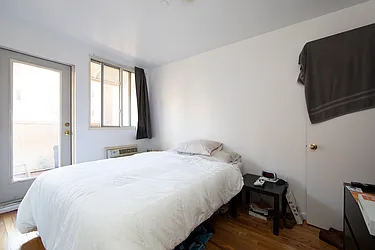 Rented by R New York