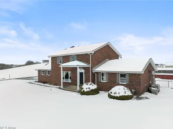 45990 Country Lake Dr, Saint Clairsville, OH 43950