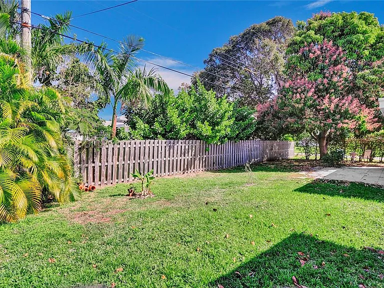 1013 SE 14th Ct — Photo 42