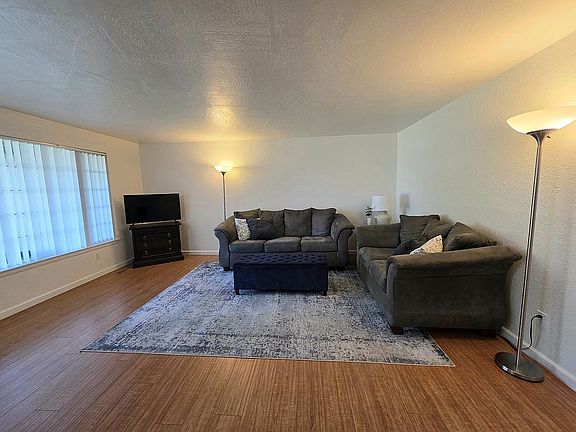 5th image of 463 Reiter Dr