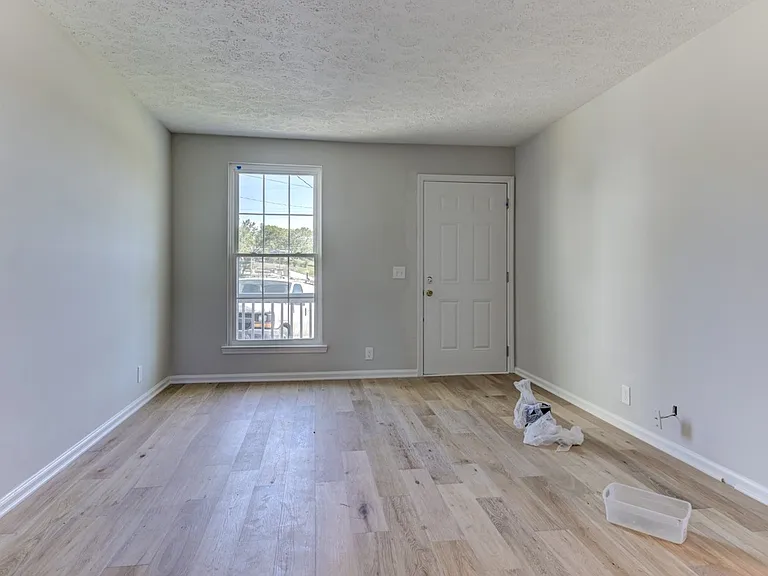 2326 Brittany Dr — Photo 3