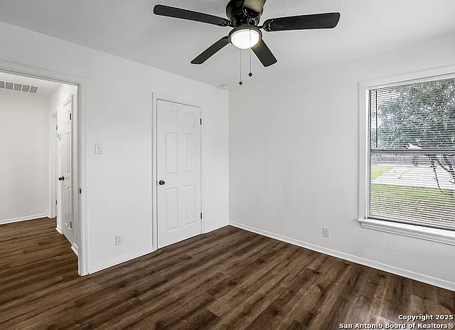 122 Stolnet St — Photo 13