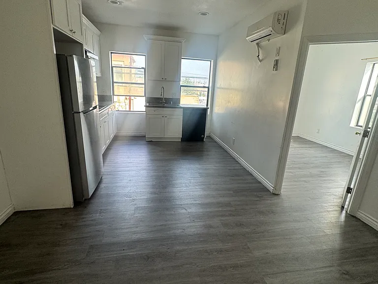 4502 S Broadway #3 — Photo 5