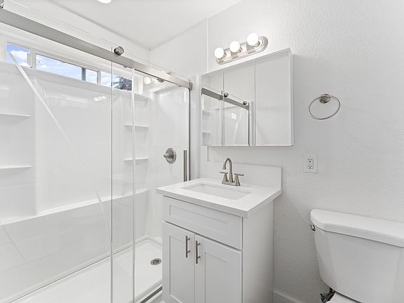 3rd image of 323 14th St #11