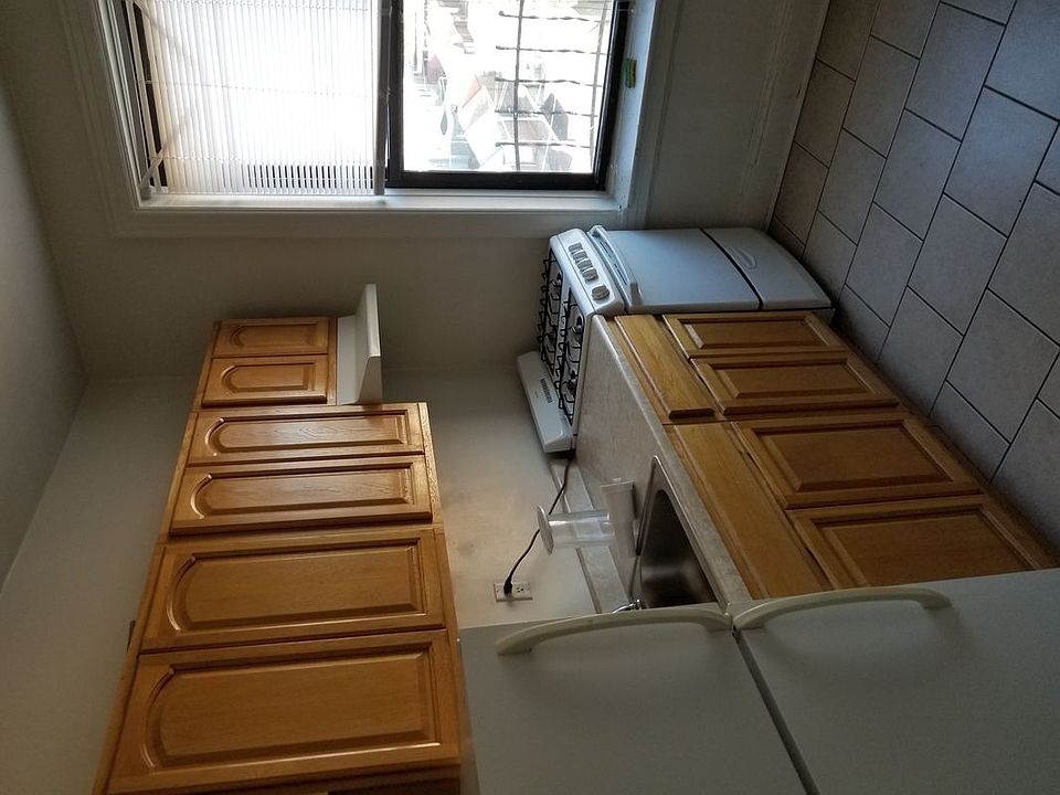 1st image of 2805 23rd St APT 4C